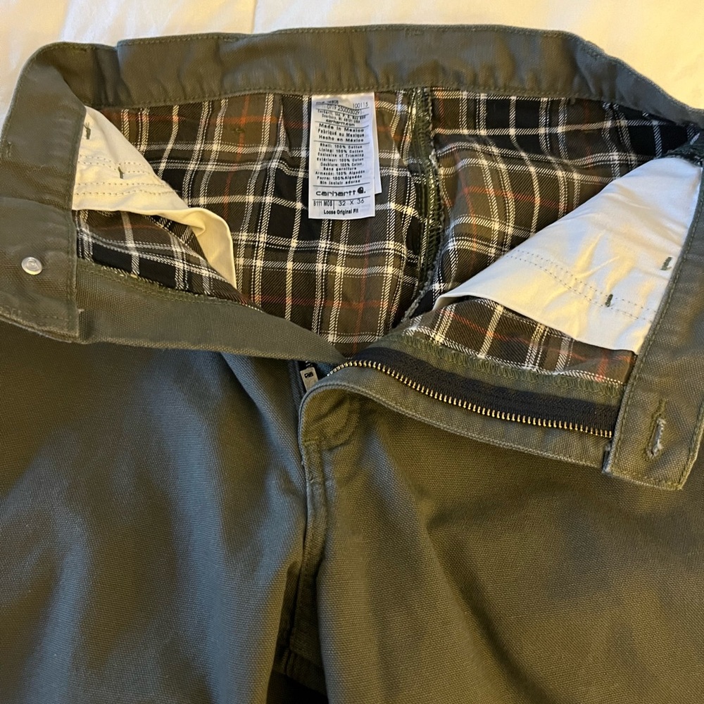 Men’s Tall 32W x 36L Carhartt flannel lined cargo-type pants. Heavy duty.